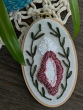 Load image into Gallery viewer, Venus' V