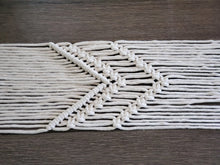 Load image into Gallery viewer, Gunnison Runner