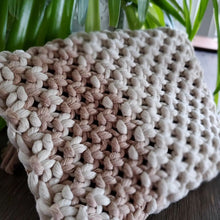 Load image into Gallery viewer, Arlene's Clutch