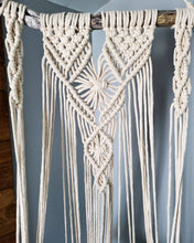 Load image into Gallery viewer, Rasta's Throne