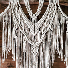 Load image into Gallery viewer, The Tori