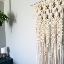 Load image into Gallery viewer, Waterfall of Knots