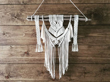 Load image into Gallery viewer, Modern Lady