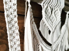 Load image into Gallery viewer, Modern Lady